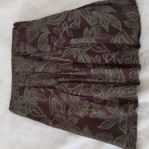 Floral pattern sage and brown skirt 10P